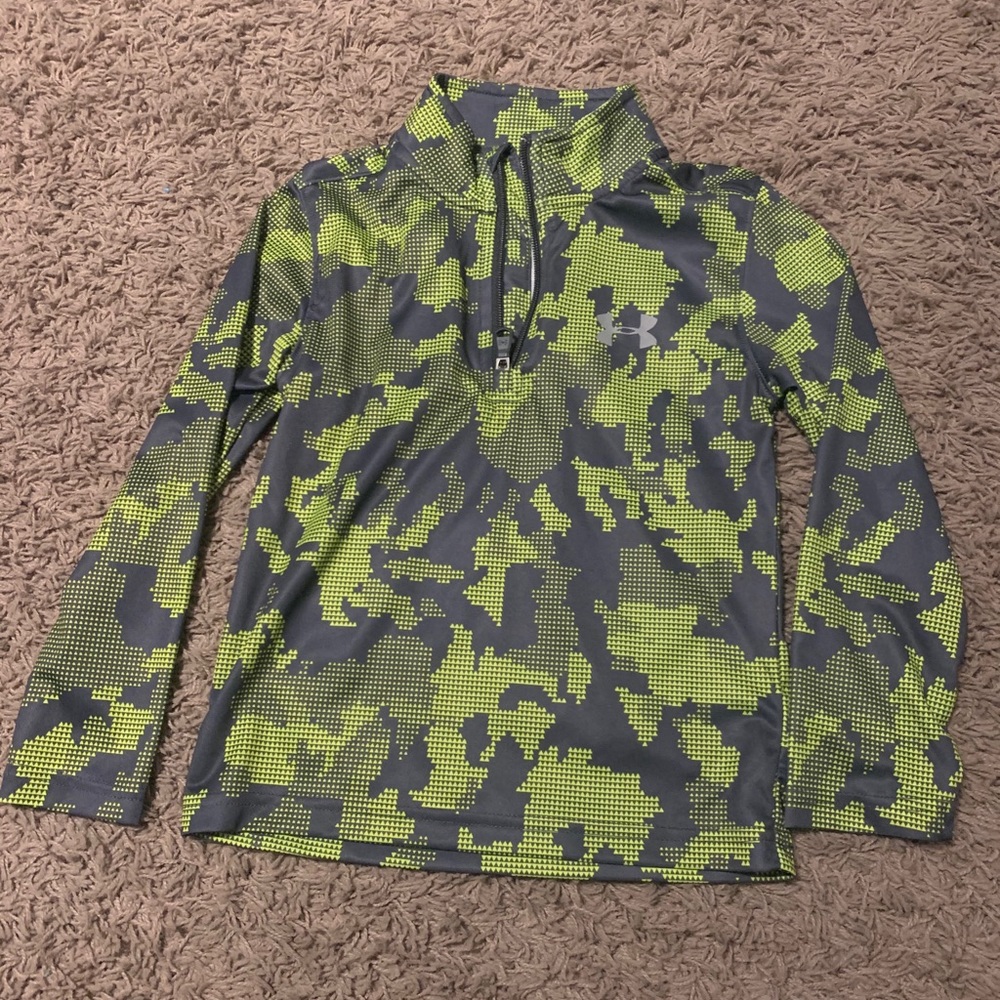 Front zip long sleeve shirt